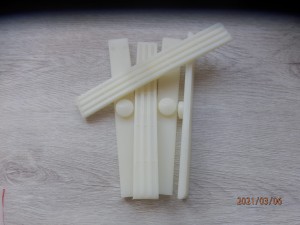 Wkładki suwaków kabiny białe 150mm FAA380F4  - OTIS 